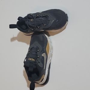 Blue and gold boy toddler size 9C  air Max